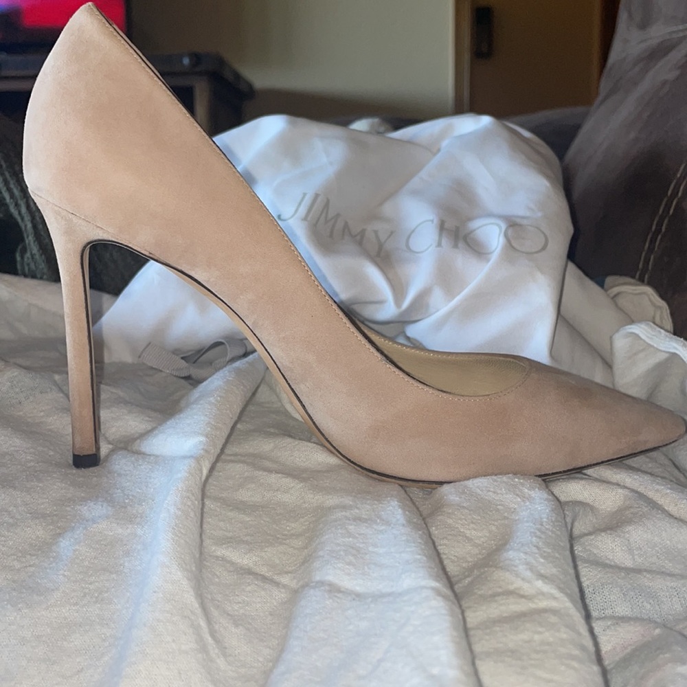 Jimmy Choo pink/nude suede 5” pumps. Size 39.5.